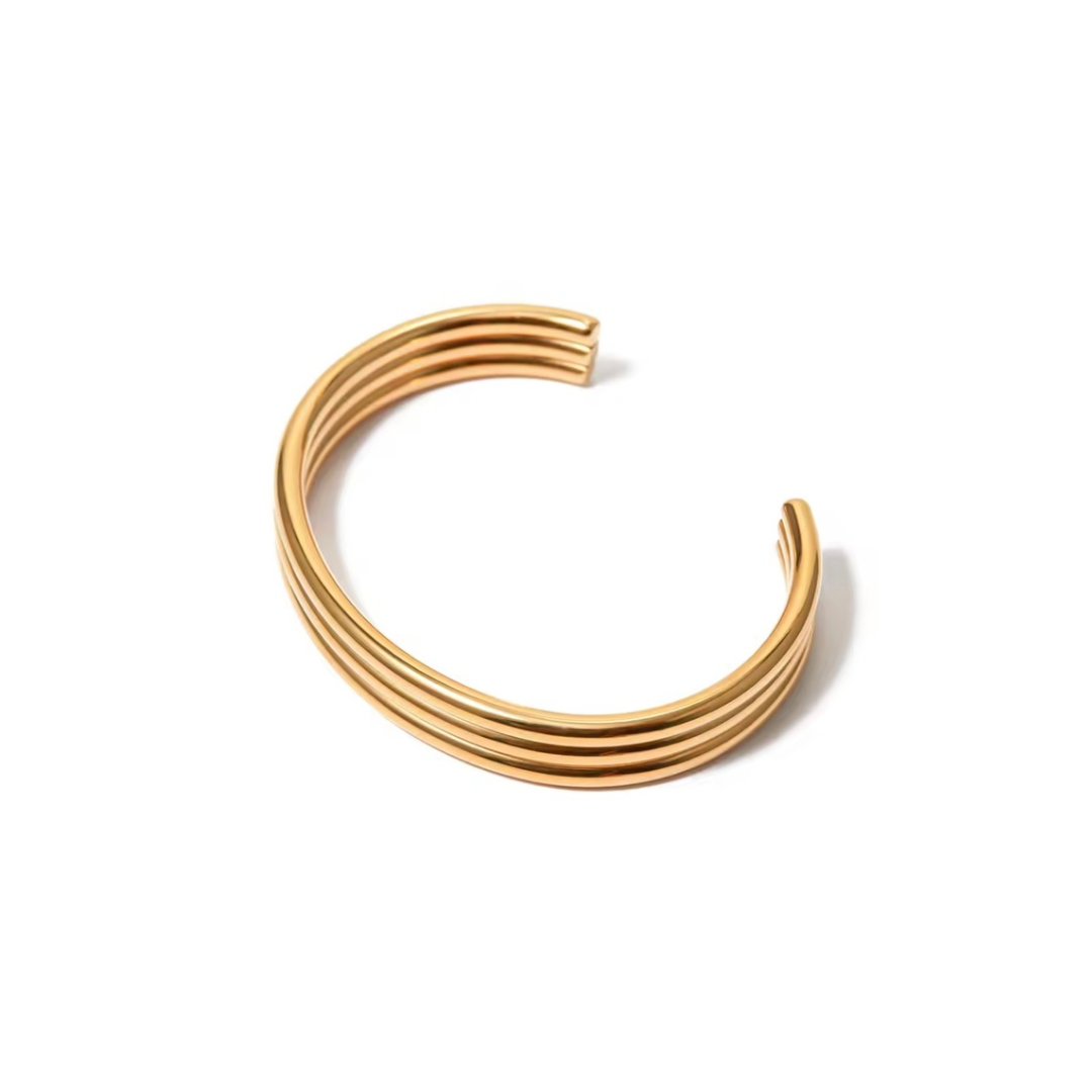 SADE BANGLE